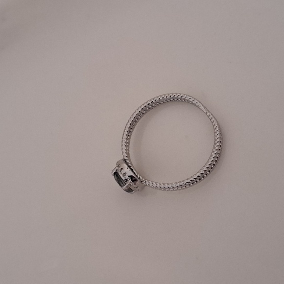 Black Stone Ring - Picture 2 of 4